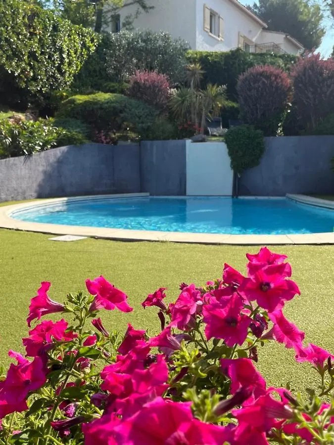 Logis Hotel La Feniere La Bouilladisse